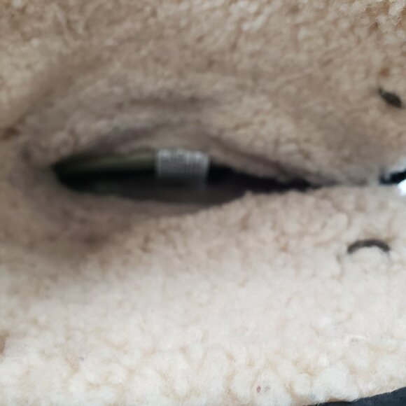 UGG Women’s Lynnea Shearling Fold Down Two-Way Clog Boot Black/Creme Size 8 - Picture 9 of 10